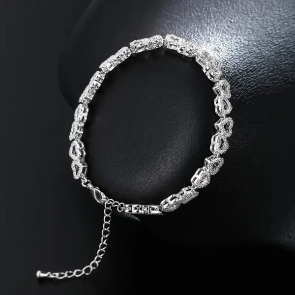 3fdaa129-aa47-44b3-a0a8-e6f8bce49318 Elegant Shining Cubic Zirconia Heart Bracelet