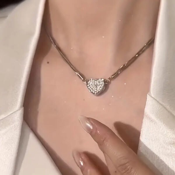 709b4dcd8aafe04f1f59d23ca804015c Luxury Heart-Shaped Zircon Multilayer Magnet Necklace