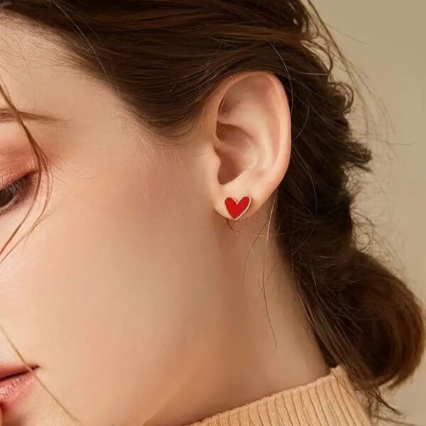 78cf2ce6eadd984346be42ccdd0c47a2 Mini Delicate Heart Shaped Stud Earrings