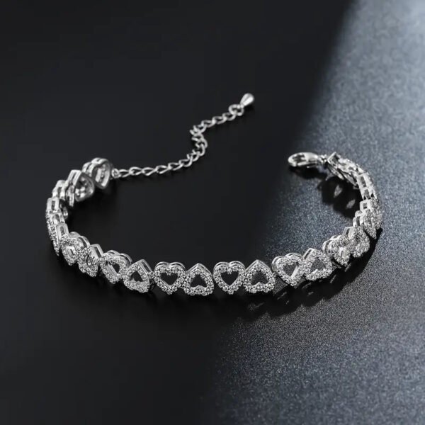 aed90abf-2764-460a-bf2c-ca7ee12c5bc7 Elegant Shining Cubic Zirconia Heart Bracelet