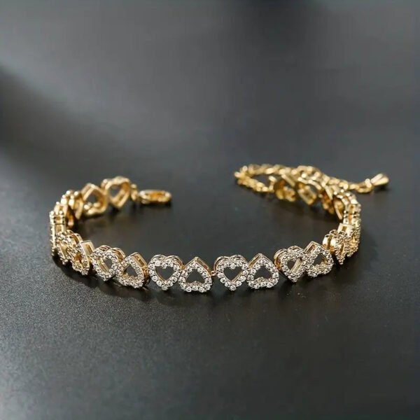 b8f094d99c4c3f65c90c9831e33afb50 Elegant Shining Cubic Zirconia Heart Bracelet