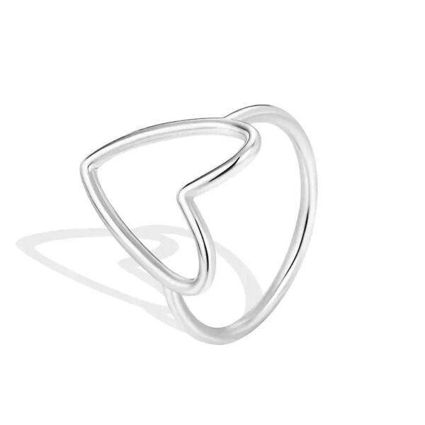 be11e5ac-7ab3-49fc-9cf1-d7cc1fb08e70_1340x1785.jpeg.a Hollow Big Heart Stackable Ring